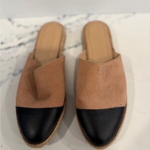 Kaanas Tan and Black Mules